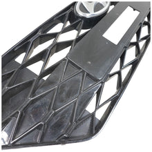 Load image into Gallery viewer, HYUNDAI I20 FRONT BUMPER Centre Grill 2020 onwards Facelift GENUINE 86351Q0200
