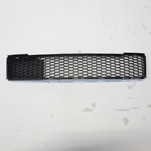 Load image into Gallery viewer, FIAT 500 FRONT BUMPER Lower Centre Grill 2007 to 2015 GENUINE pn 735425618
