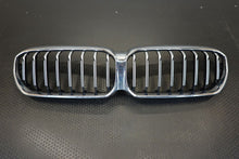 Load image into Gallery viewer, GENUINE BMW 5 SERIES G30 G31 LCI 2020-on FRONT BUMPER Upper Grill 5113185178
