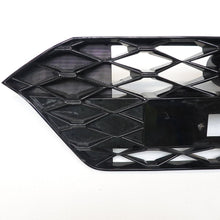 Load image into Gallery viewer, HYUNDAI I20 FRONT BUMPER Centre Grill 2020 onwards Hatchback GENUINE 86351-Q0200
