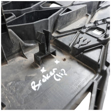Load image into Gallery viewer, HYUNDAI I20 FRONT BUMPER Centre Grill 2020 onwards Hatchback GENUINE 86351-Q0200
