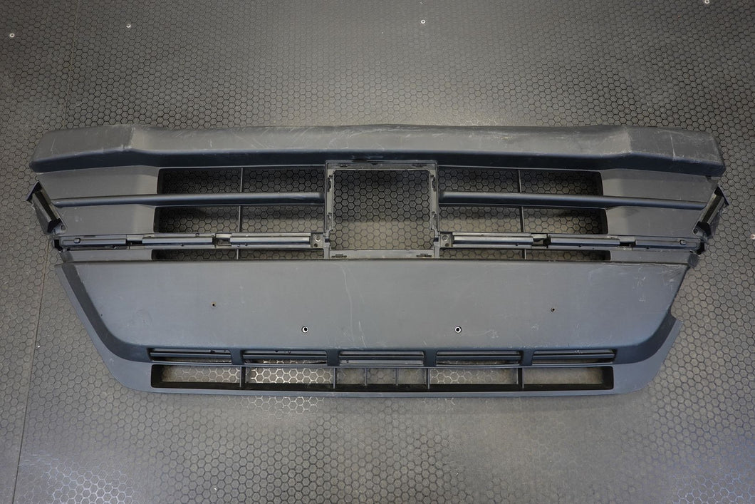 GENUINE SUZUKI VITARA FRONT BUMPER Grill  2018 onwards SUV pn 71721-86R