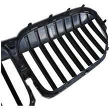 Load image into Gallery viewer, BMW 7 series front bumper upper kidny grill G11 2019-2021 GENUINE 51138494818
