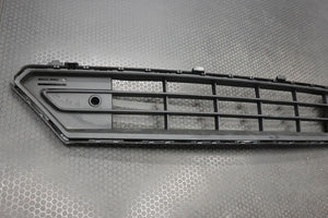 VOLVO XC40 FRONT BUMPER Lower Grill 2022 onwards 5 Door SUV GENUINE 32136098