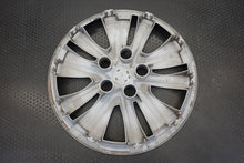 Load image into Gallery viewer, GENUINE NISSAN QASHQAI WHEEL TRIM COVER 16&quot; 5 Stud Used 40315 6PA0B
