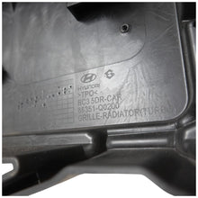 Load image into Gallery viewer, HYUNDAI I20 FRONT BUMPER Centre Grill 2020 onwards Facelift GENUINE 86351Q0200
