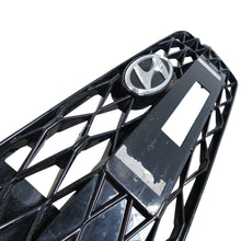 Load image into Gallery viewer, Hyundai I20 front bumper centre grill 2020-2022 Hatchback Genuine 86351-Q0200
