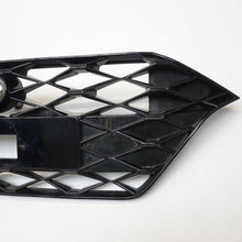 Load image into Gallery viewer, HYUNDAI I20 FRONT BUMPER Centre Grill 2020 onwards Hatchback GENUINE 86351-Q0200
