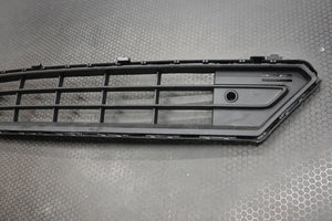 VOLVO XC40 FRONT BUMPER Lower Grill 2022 onwards 5 Door SUV GENUINE 32136098