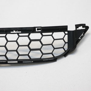 VOLVO S60 V60 R Design FRONT BUMPER Lower Centre Grill 2014 on GENUINE 31383148