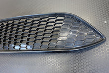 Load image into Gallery viewer, GENUINE FORD FOCUS MK6 2015-on ZETEC S FRONT BUMPER CENTRE GRILL F1EJ-8200-A1
